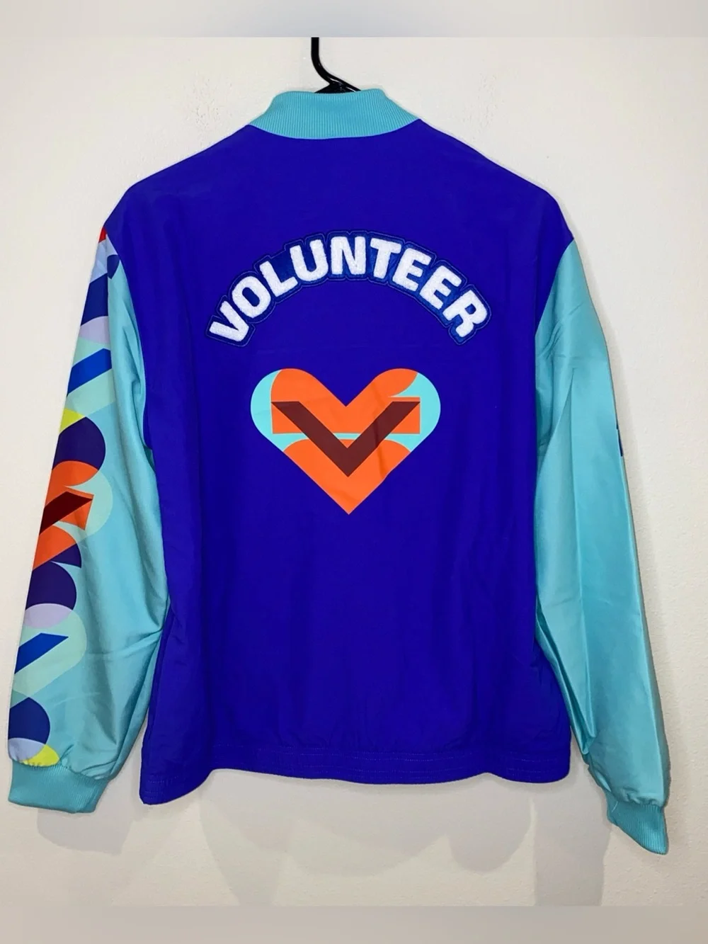 2026 Adidas FIFA World Cup Volunteer Size Large KD0440 Colorblock NWT
